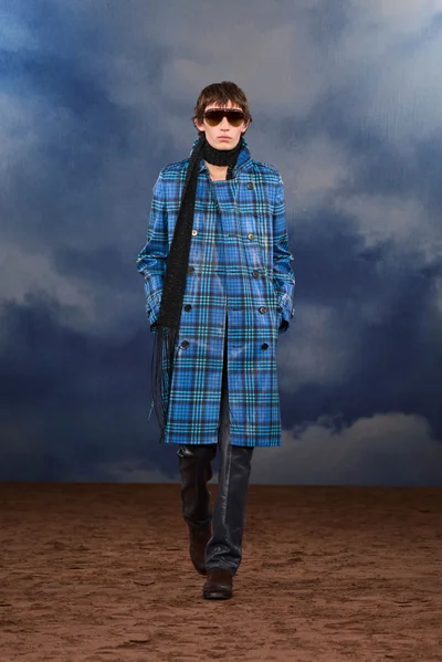 Look 11